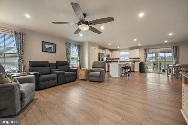 302 ALEZACH DR, Dover, DE 19901