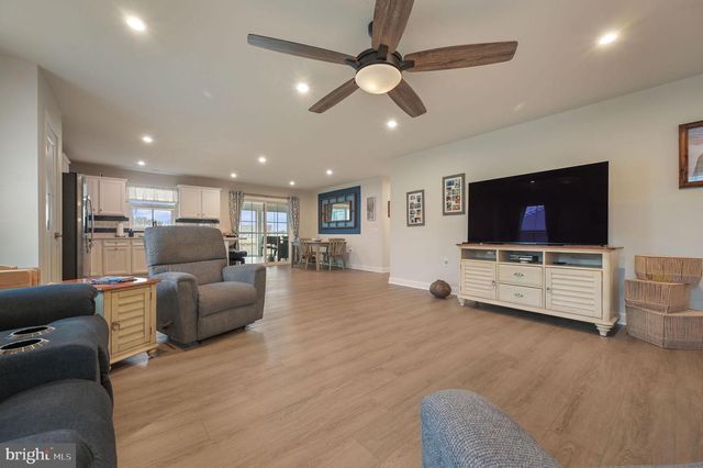 302 ALEZACH DR, Dover, DE 19901