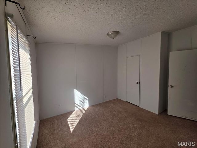 15305 Texas Road, St Robert, MO 65584