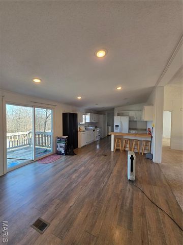 15305 Texas Road, St Robert, MO 65584