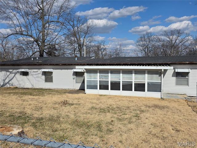 15305 Texas Road, St Robert, MO 65584