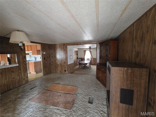 15305 Texas Road, St Robert, MO 65584