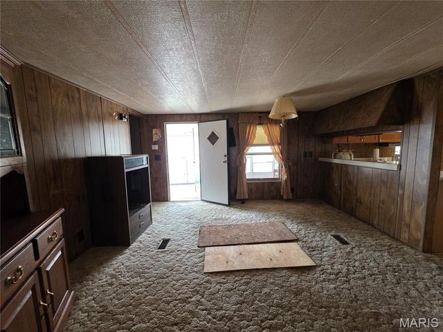 15305 Texas Road, St Robert, MO 65584