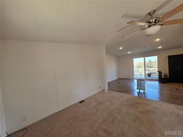 15305 Texas Road, St Robert, MO 65584