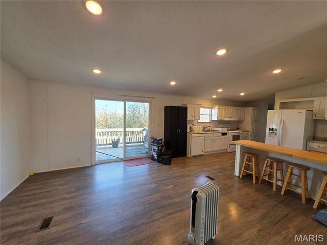 15305 Texas Road, St Robert, MO 65584