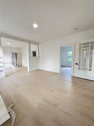 2035 NW 26th St 0, Miami, FL 33142