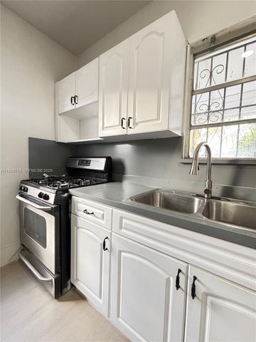 2035 NW 26th St 0, Miami, FL 33142