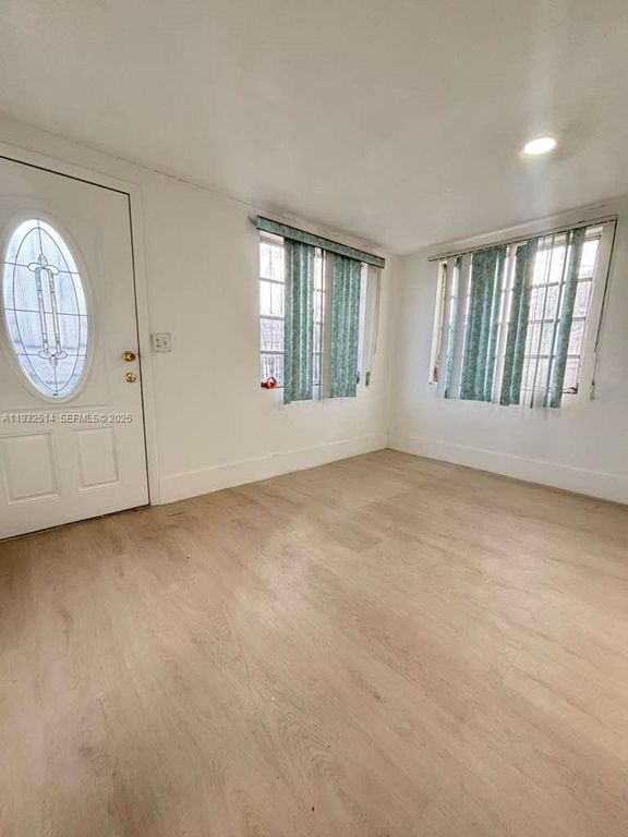 2035 NW 26th St 0, Miami, FL 33142