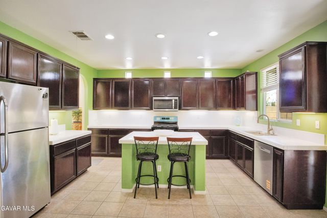 44023 Quarter Street, Lancaster, CA 93536