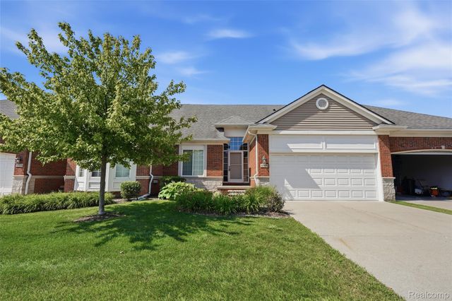 49329 Village Pointe Drive, Shelby Charter Township, MI 48315