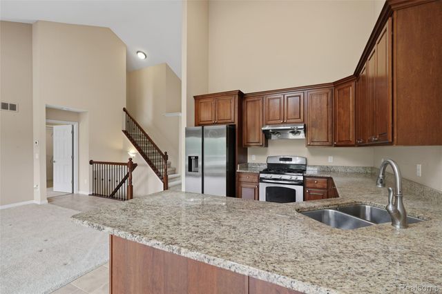 49329 Village Pointe Drive, Shelby Charter Township, MI 48315
