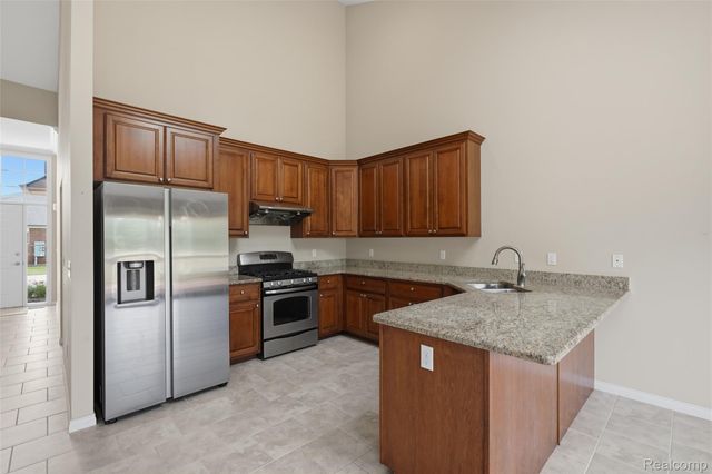 49329 Village Pointe Drive, Shelby Charter Township, MI 48315