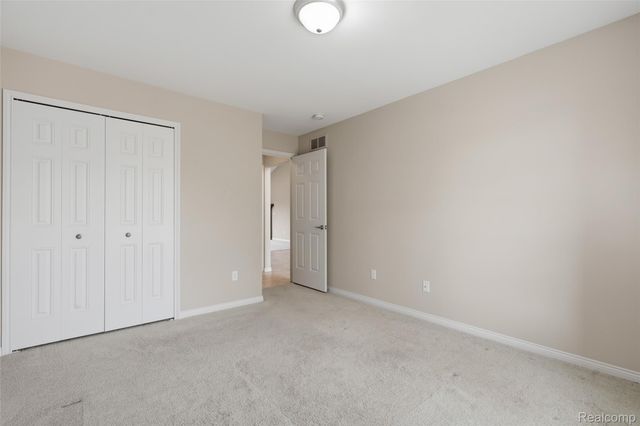 49329 Village Pointe Drive, Shelby Charter Township, MI 48315