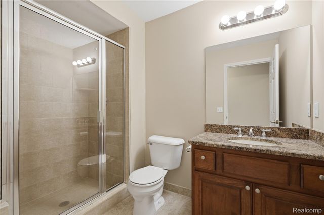 49329 Village Pointe Drive, Shelby Charter Township, MI 48315