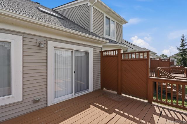 49329 Village Pointe Drive, Shelby Charter Township, MI 48315