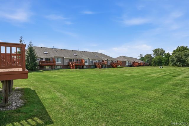 49329 Village Pointe Drive, Shelby Charter Township, MI 48315
