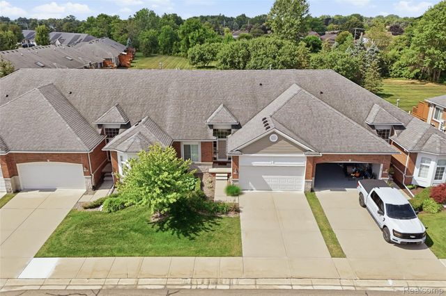 49329 Village Pointe Drive, Shelby Charter Township, MI 48315
