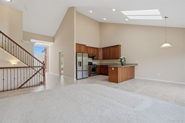 49329 Village Pointe Drive, Shelby Charter Township, MI 48315