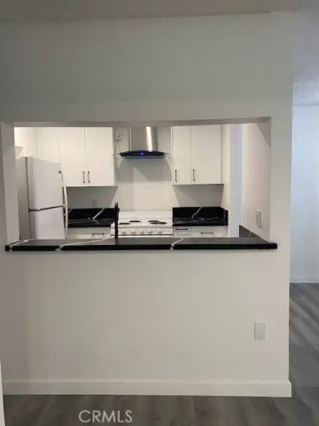 5460 White Oak Avenue E123, Encino, CA 91316