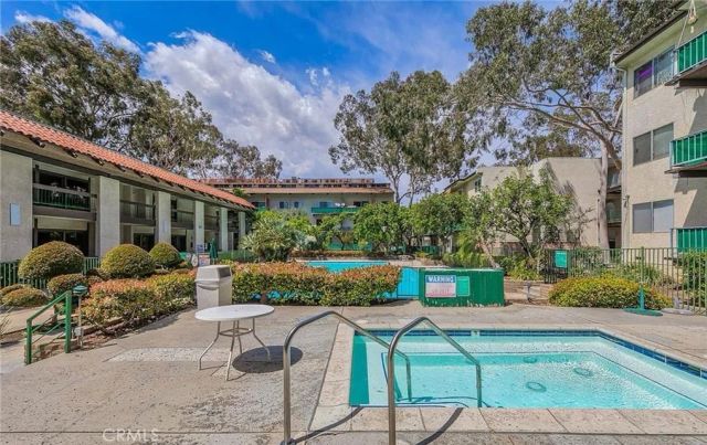 5460 White Oak Avenue E123, Encino, CA 91316