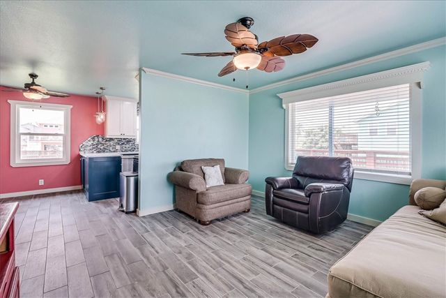 132 S Gulf St, Port Aransas, TX 78373