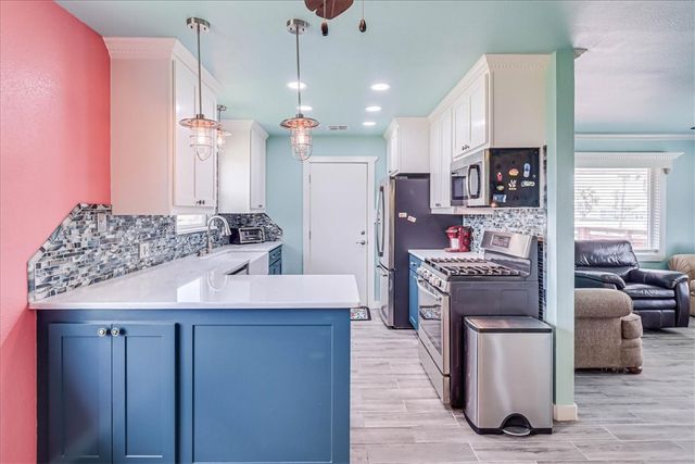 132 S Gulf St, Port Aransas, TX 78373