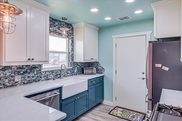 132 S Gulf St, Port Aransas, TX 78373