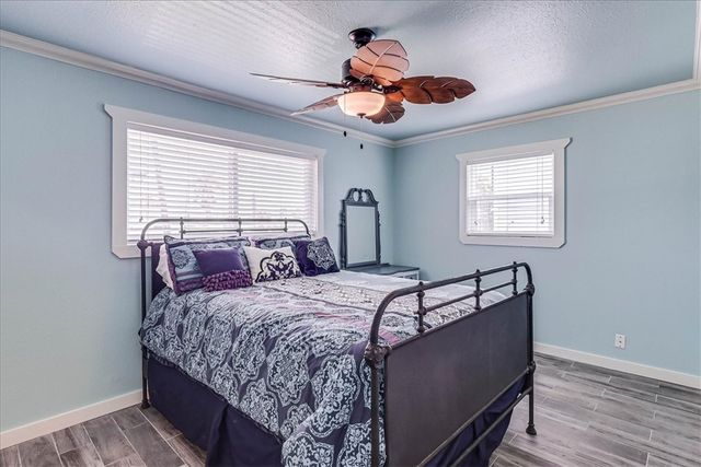 132 S Gulf St, Port Aransas, TX 78373
