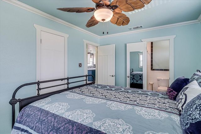 132 S Gulf St, Port Aransas, TX 78373