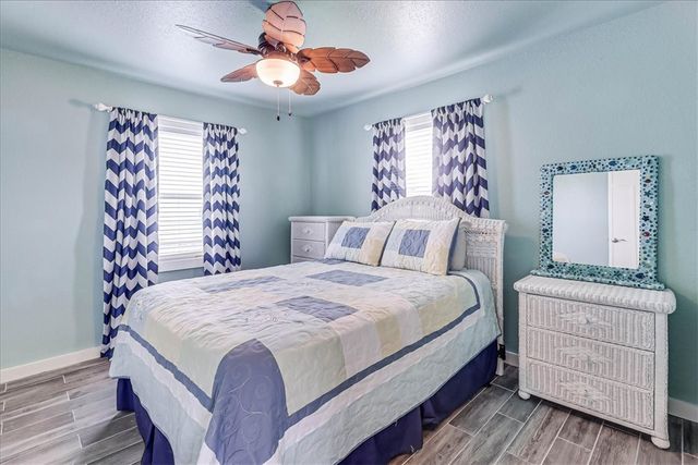 132 S Gulf St, Port Aransas, TX 78373