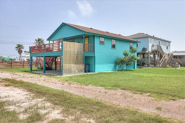 132 S Gulf St, Port Aransas, TX 78373
