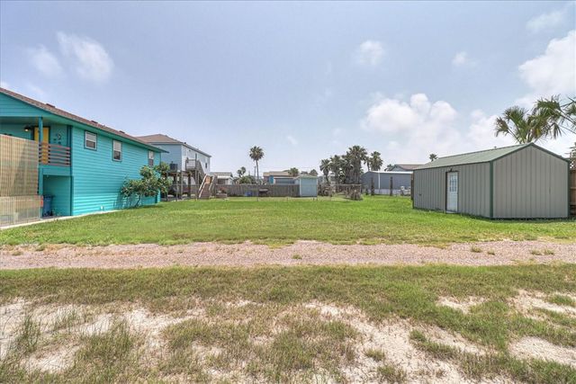 132 S Gulf St, Port Aransas, TX 78373