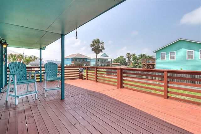 132 S Gulf St, Port Aransas, TX 78373