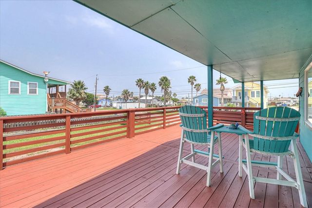 132 S Gulf St, Port Aransas, TX 78373