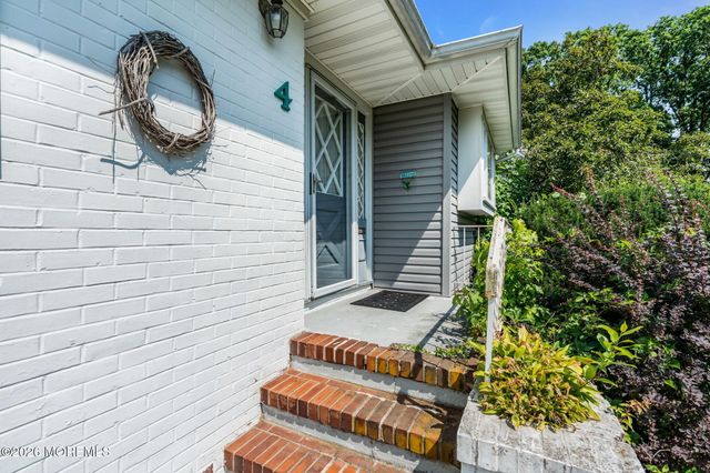 4 Dickinson Avenue, Toms River, NJ 08753