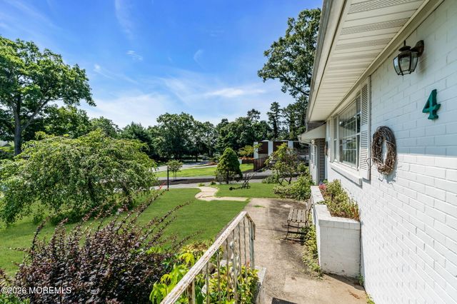 4 Dickinson Avenue, Toms River, NJ 08753