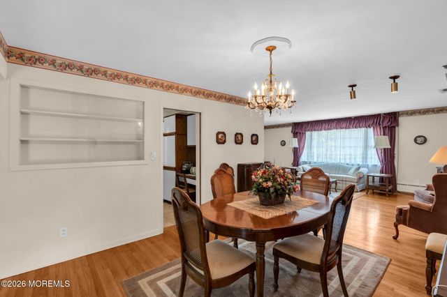 4 Dickinson Avenue, Toms River, NJ 08753