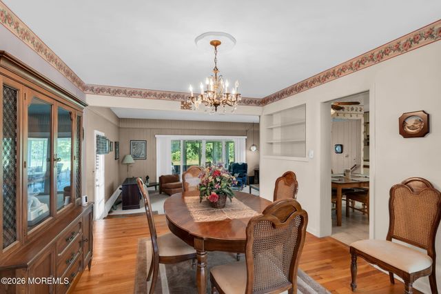 4 Dickinson Avenue, Toms River, NJ 08753