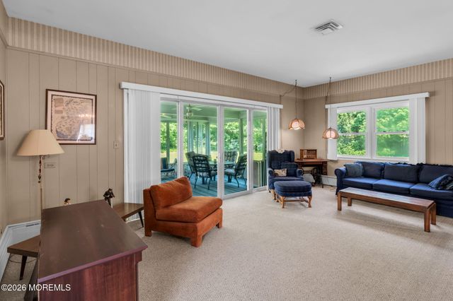4 Dickinson Avenue, Toms River, NJ 08753
