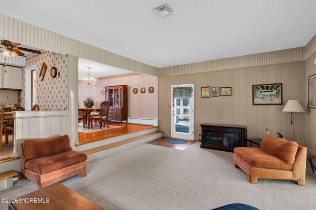 4 Dickinson Avenue, Toms River, NJ 08753