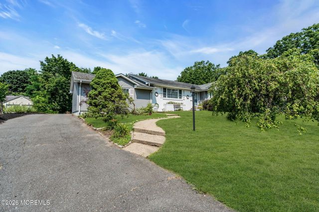 4 Dickinson Avenue, Toms River, NJ 08753