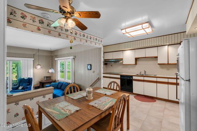 4 Dickinson Avenue, Toms River, NJ 08753