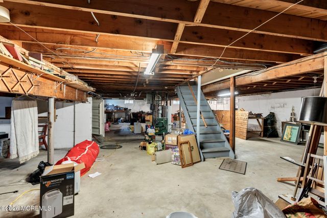 4 Dickinson Avenue, Toms River, NJ 08753