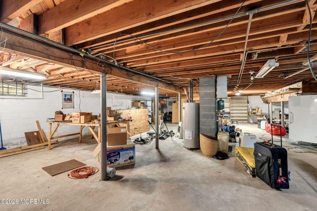 4 Dickinson Avenue, Toms River, NJ 08753