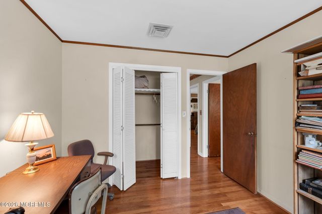 4 Dickinson Avenue, Toms River, NJ 08753