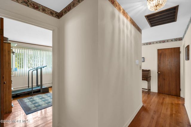 4 Dickinson Avenue, Toms River, NJ 08753