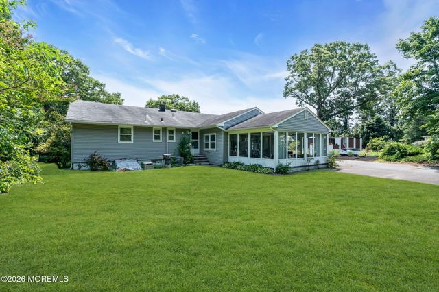 4 Dickinson Avenue, Toms River, NJ 08753