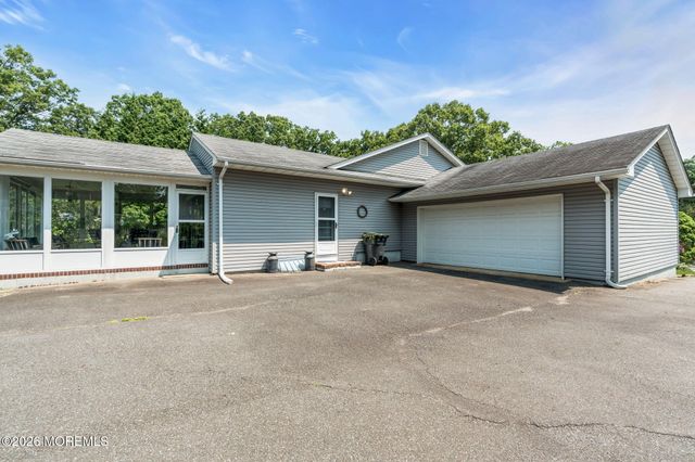 4 Dickinson Avenue, Toms River, NJ 08753