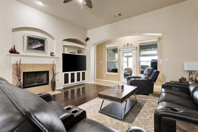 8121 Rock Elm Road, Fort Worth, TX 76131