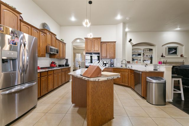 8121 Rock Elm Road, Fort Worth, TX 76131